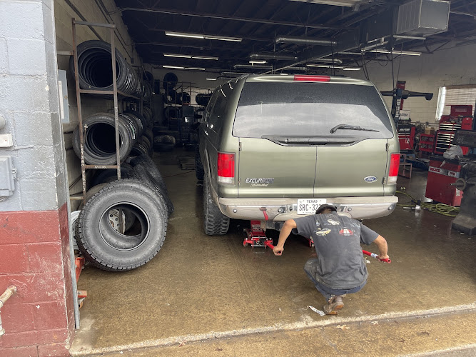 Latino Tires