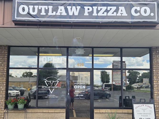 Outlaw Pizza Co.