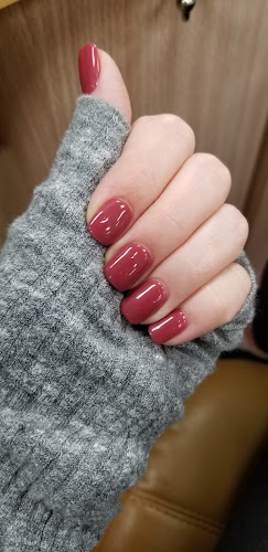B Star Nails