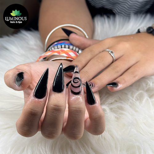 Luminous Nails Spa