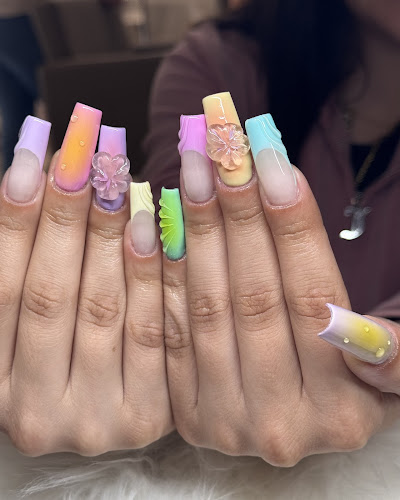 Mak the Nail Girl