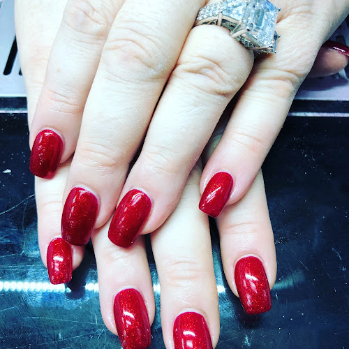 Glossy nails