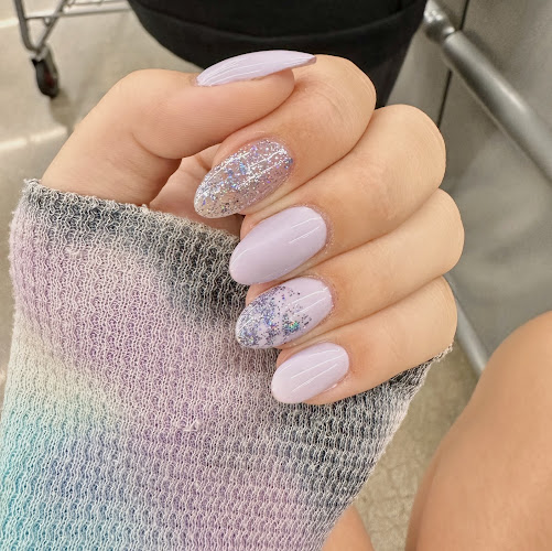 Shining Nails & Spa