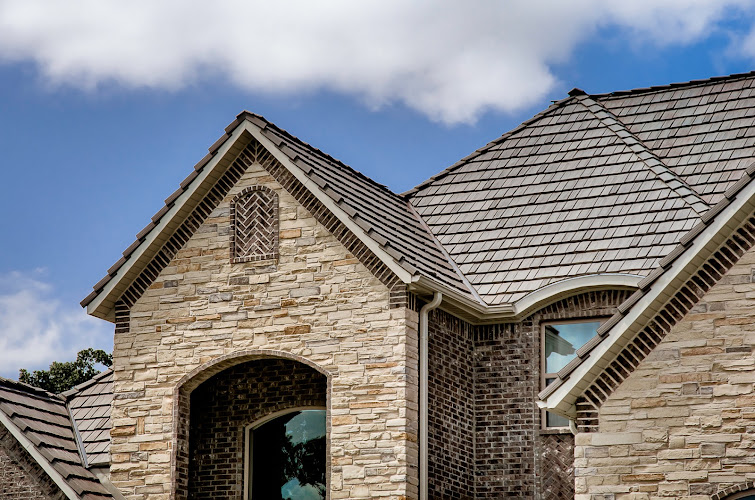 Pinnacle Roofing & Construction