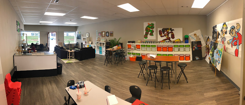 Henzie's Art Studio