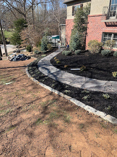 Lynn's Landscaping