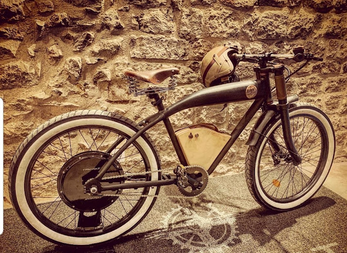 Custom Cruzers Premium E-Bikes